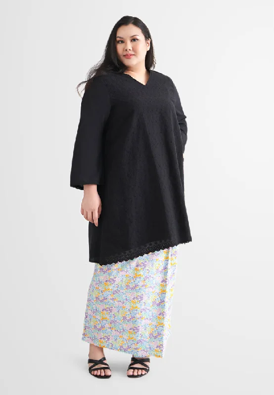 Eiliyah Raya Eyelet Collection Long Kurung Top - Black